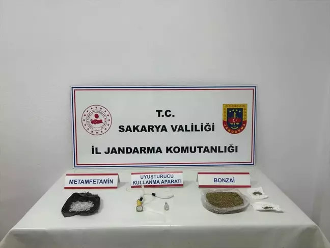 Sakarya'da Uyuşturucu Operasyonu: Üç Zanlı Tutuklandı