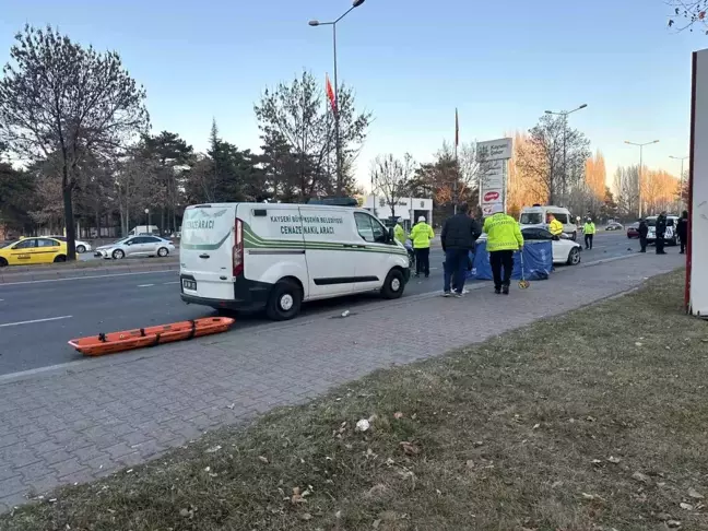 Kayseri'de Otomobilin Çarptığı Yaşlı Adam Hayatını Kaybetti