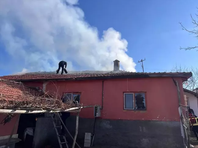 Çorum'da Yangın: Ev Küller İçinde Kaldı