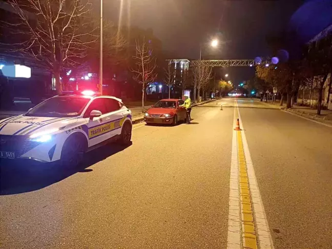 Eskişehir'de Trafik Denetiminde 61 Sürücü Alkollü Yakalandı