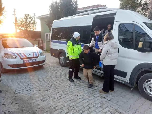 Manisa'da Okul Servis Araçlarına Denetim: 42 Ceza, 9 Araç Men Edildi