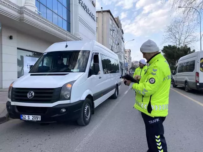 Ünye'de Okul Servis Araçlarına Denetim