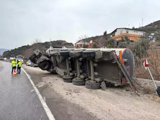 Osmaniye'de Akaryakıt Yüklü Tanker Devrildi, Sürücü Yaralandı