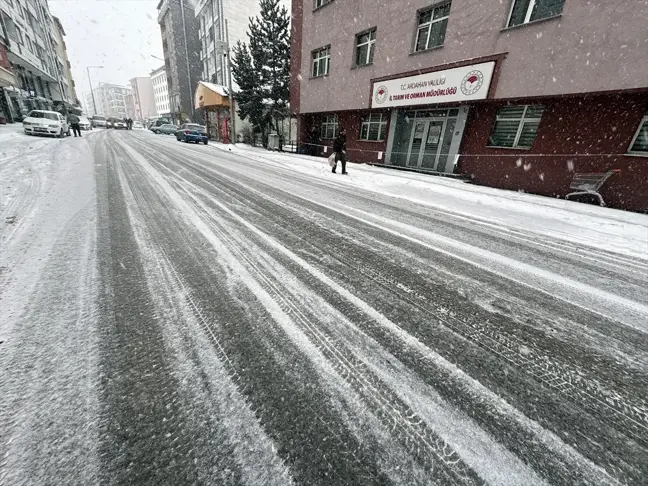 Ardahan-Şavşat ve Damal-Posof yollarında ağır tonajlı araç geçişi yasaklandı