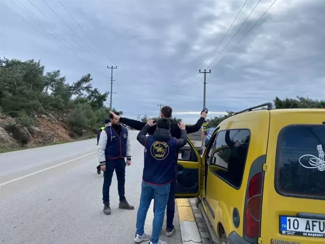 Ayvalık'ta Jandarma Huzur ve Güven Uygulaması Gerçekleştirdi