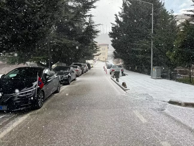 Kastamonu'da Kar Yağışı Ulaşımı Olumsuz Etkiliyor