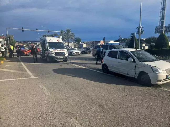 Manavgat'ta Trafik Kazası: 2 Yaralı