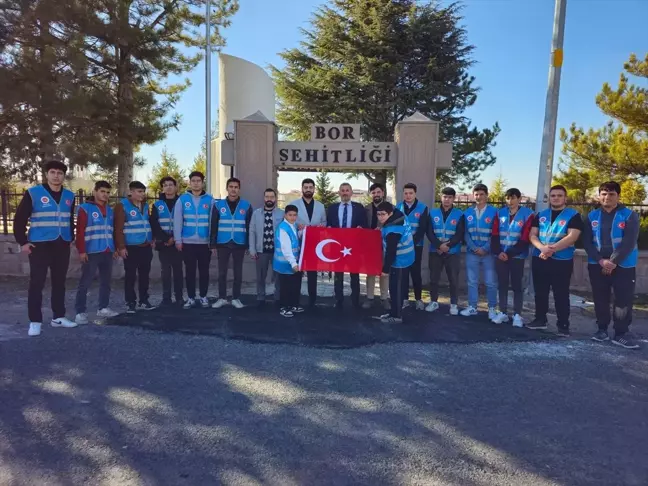 Niğde'de öğrenciler şehitlik ziyareti yaptı