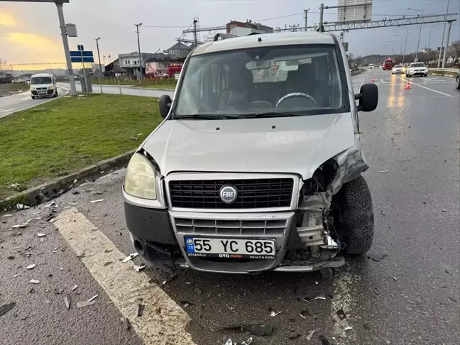 Bafra'da Trafik Kazasında 3 Çocuk Yaralandı