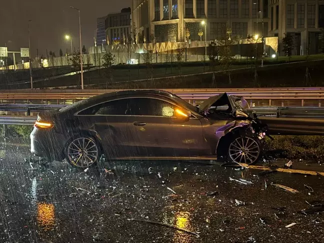 Ataşehir'de Zincirleme Trafik Kazası: 1 Ölü, 2 Yaralı