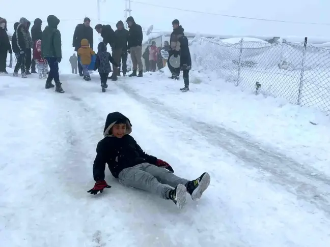 Kaymakam Partal, Kar Yağışında Çocuklarla Eğlendi