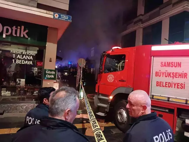 Samsun'da Çiçekçi Dükkanı Yangında Kullanılamaz Hale Geldi