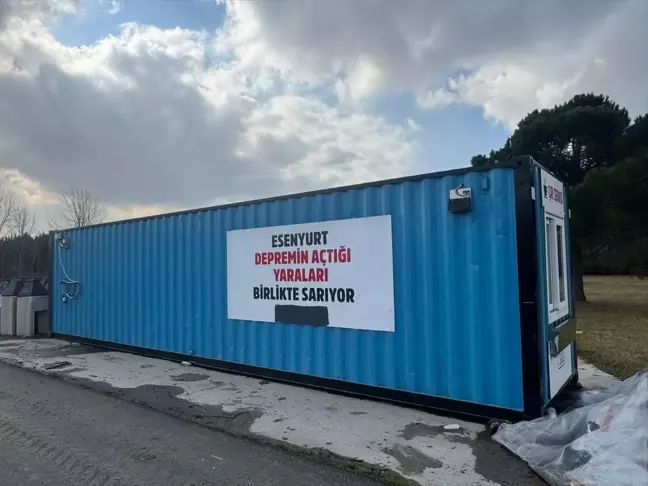 Esenyurt'ta Deprem Yardımları Depoda Bekliyor