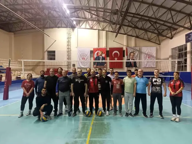 Erdek'te Kurumlar Arası Voleybol Turnuvası Başladı