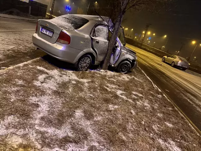 Erzurum'da Kar Yağışı Etkisiyle Kaza: 1 Yaralı