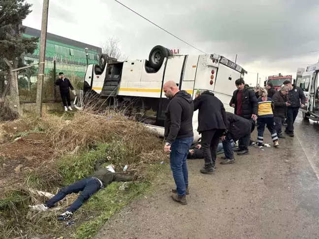 Tekirdağ'da Fabri·ka İşçilerini Taşıyan Servis Midübüsü Takla Attı: 25 Yaralı