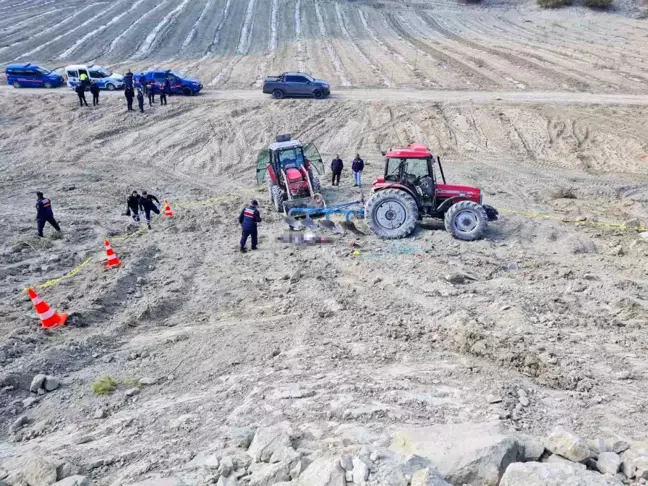 Burdur'da Traktör Devrildi, Sürücü Hayatını Kaybetti