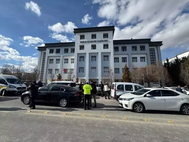 Konya'da Öğrenci Dekan Yardımcısını Vurdu, İntihar Girişiminde Bulundu