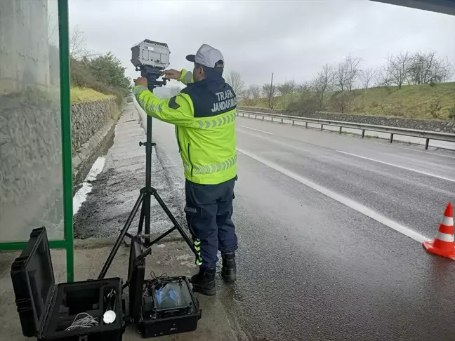 Sakarya'da Trafik Denetimlerinde 928 Araç Trafikten Men Edildi