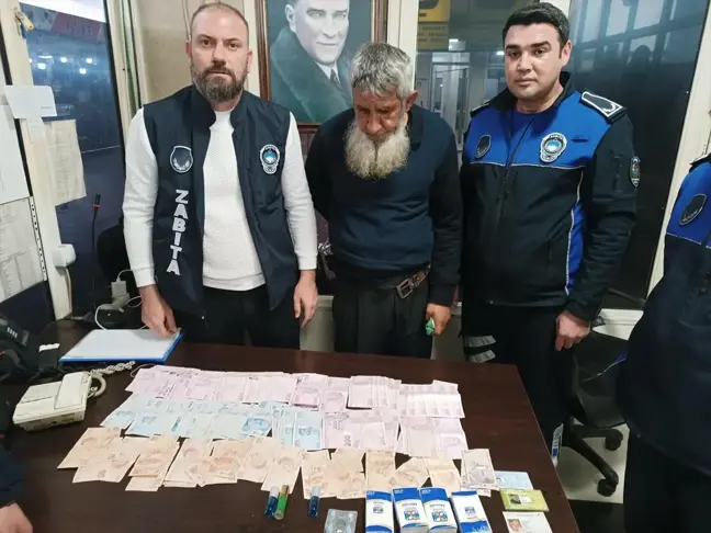 Adana'da Dilencinin Üzerinden 22 Bin 260 Lira Çıktı