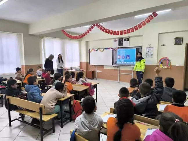 Gölbaşı’nda Öğrencilere Trafik Eğitimi