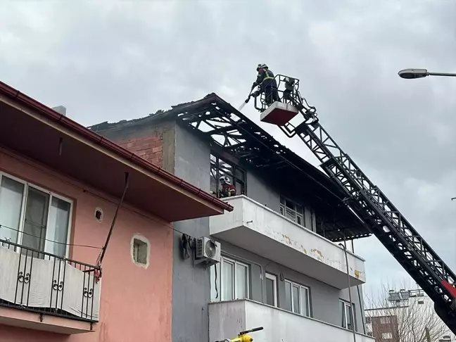 Nazilli'de Evde Yangın: Dumandan Etkilenen Kişi Hastaneye Kaldırıldı