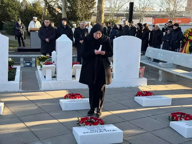 Almanya'nın Hanau kentinde Türkleri de hedef alan ırkçı terör saldırısında hayatını kaybedenler anıldı