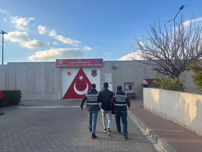 Gömeç'te Hırsızlık Operasyonu: 4 Araç Çalındı, 2 Şüpheli Tutuklandı