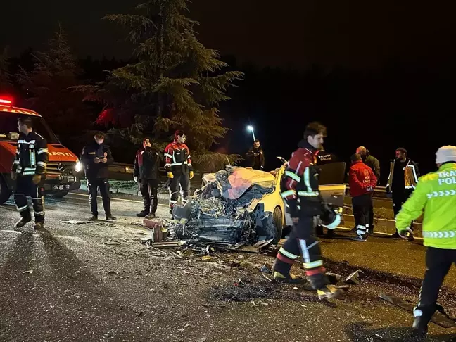 Uşak'ta Trafik Kazası: Araç Tıra Çarptı, Sürücü Hayatını Kaybetti