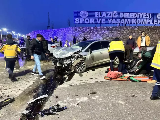 Elazığ'da Trafik Kazası: 3 Yaralı