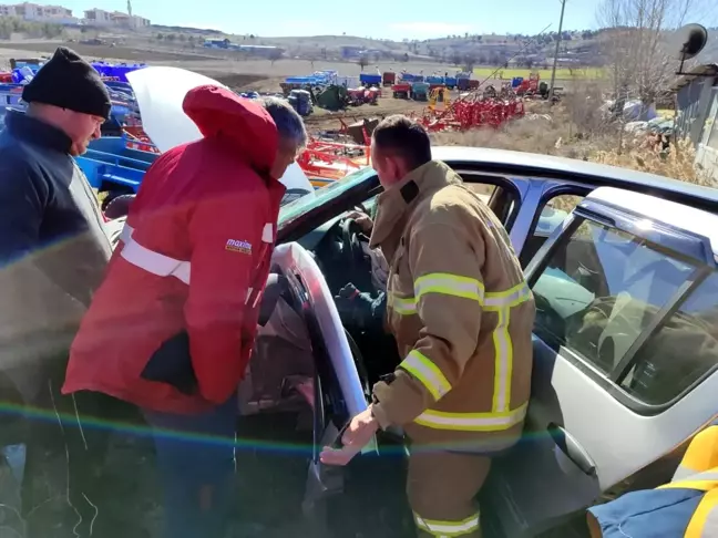 Burdur'da Trafik Kazası: 2 Yaralı