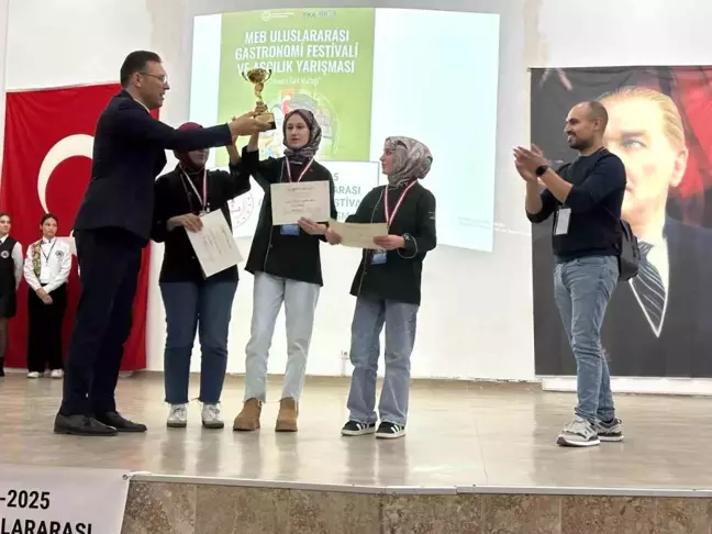 Devlet Hatun Kız Meslek Lisesi Uluslararası Gastronomi Yarışmasında Bölge Birincisi Oldu