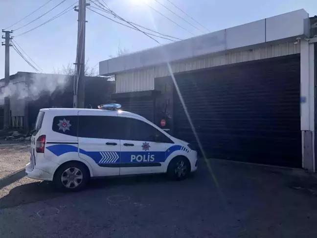 Tekirdağ'da Yüzü Maskeli Şahıs İş Yerine Silahlı Saldırı Düzenledi