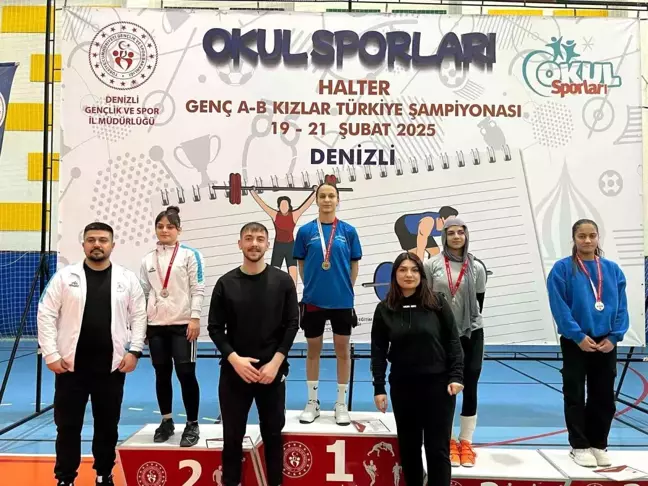 Düzceli Zeynep Yıldırgan Halter Türkiye Şampiyonu Oldu