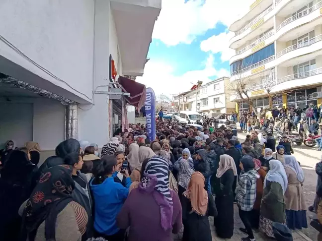 Siirt'te İndirim Kampanyası İzdihamı