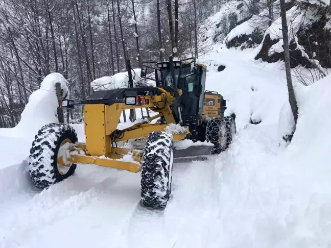 Rize'de Yoğun Kar Yağışı Nedeniyle Eğitim-Öğretime Ara Verildi