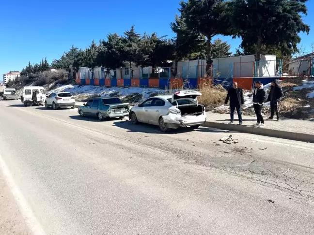 Adıyaman'da Zincirleme Trafik Kazası: 1 Yaralı