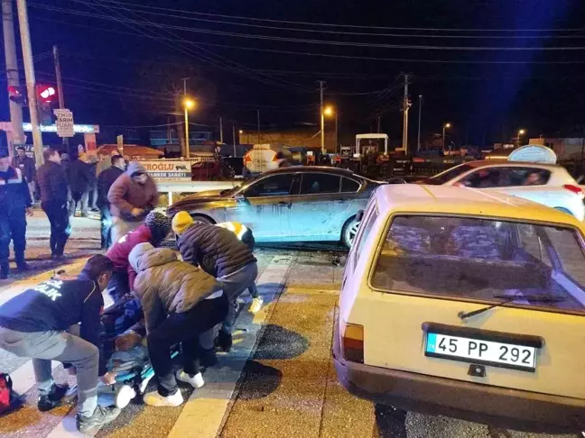 Manisa'da Zincirleme Trafik Kazası: 1 Yaralı