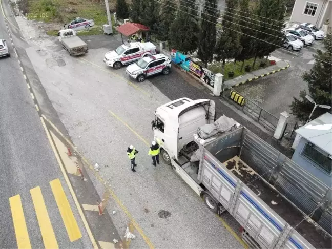 Düzce'de Jandarmadan Şok Yol Denetimi: 5 Bin Araç Kontrol Edildi