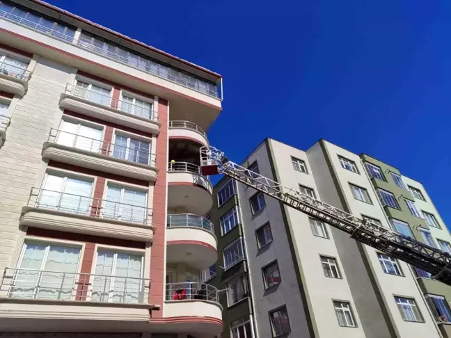 Sinop'ta 5 Katlı Apartmanda Yangın Paniği