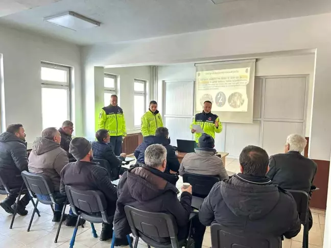 Okul Servis Şoförlerine Güvenli Sürücülük Eğitimi