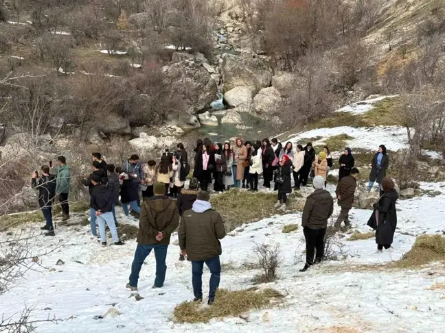 Munzur Üniversitesi Öğrencilerinden Yaban Keçilerine Destek Etkinliği