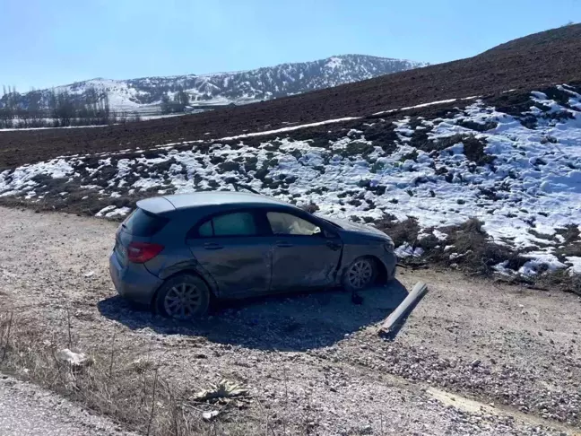 Çorum'da Otomobil Tarlaya Uçtu: 1 Yaralı