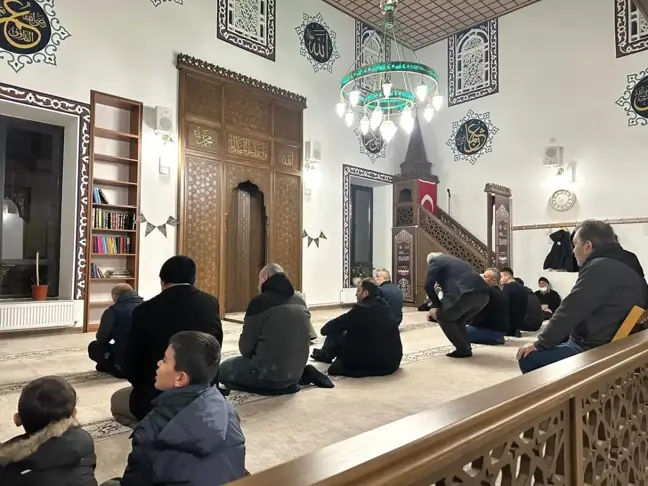 Kayseri'de Ramazan Ayı İlk Teravih Namazıyla Karşılandı