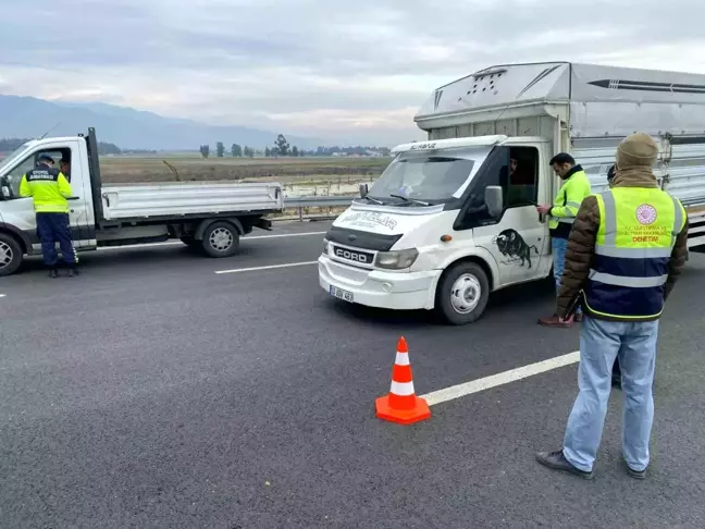 Kuşadası'nda Canlı Hayvan Taşıyan Araçlara Denetim