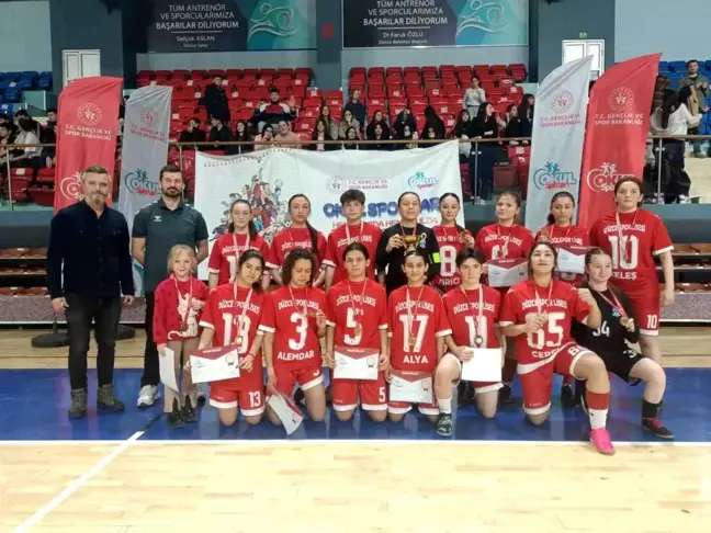 Düzce Spor Lisesi, Genç Kızlar A Futsal Müsabakalarında Şampiyon Oldu