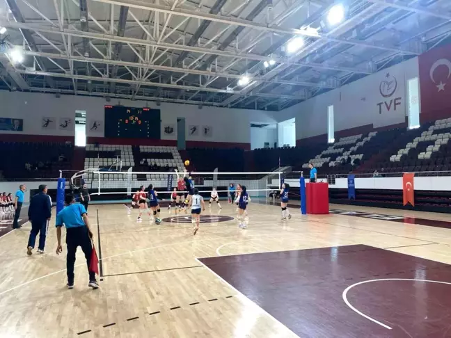 Okul Sporları Voleybol ve Paletli Yüzme Şampiyonaları Tamamlandı