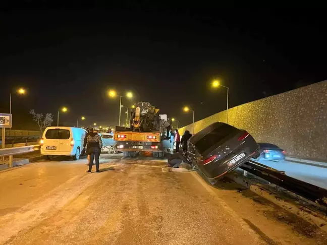 Hatay'da Zincirleme Trafik Kazası: 2 Yaralı