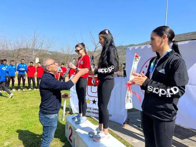 AİÇÜ Kadın Kros Takımı Türkiye Şampiyonu Oldu