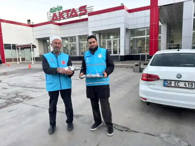 Gürün Müftülüğü'nden Yolculara İftar İkramı